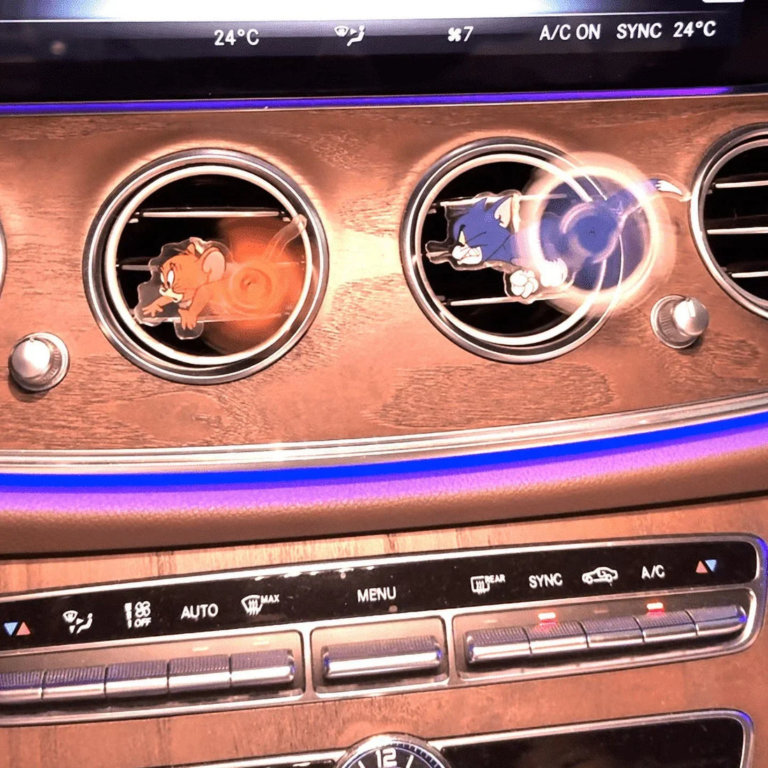 Chase: Tom & Jerry AC Vent Spinner – Animated Cat & Mouse Chase Decor for Car Air Vents, Universal Fit for All Vehicles